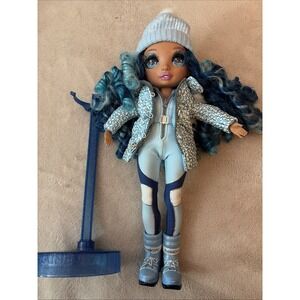 Rainbow High Skylar Bradshaw Winter Break Fashion Doll Blue